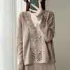 Cardigan 100% Lã Novo Outono e Inverno 2026 para Mulheres com Gola V Crochê Vazada Suéter Versátil Casaco Solto