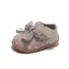 Zapatos dulces para niñas pequeñas de 1 a 3 años, nuevo modelo primavera/otoño, con detalles de lazo y flor, suela suave, versátiles zapatos de princesa