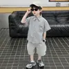 Conjunto de Tres Piezas para Niños de Verano: Camisa Cardigan y Shorts, Nuevo Modelo 2026, Ropa de Verano Infantil, Estilo Delgado, Ropa de Moda para Niños de Verano