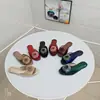 Nuevas sandalias planas de flor con pedrería para primavera y verano 2026 para mujer, zapatillas de exterior versátiles y de moda