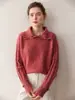 Novo Suéter de Caxemira Feminino Outono/Inverno 2026 com Gola Alta Reversível, Mangas em Fio Floral Soltas, Fenda e Base de Tricô Abotoada
