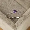 Anel de Zircônia Ametista de Luxo Leve Transfronteiriço Europeu e Americano para Mulheres Joias Simples da Moda Fabricante Atacado