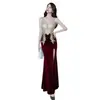 Vestido Longo de Veludo com Renda Preta e Dourada, Sem Mangas, Decote V Profundo, Acinturado, Emagrecedor, Fenda Lateral, Estilo Sereia, para Mulheres