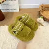 Pantuflas de Piel con Suela Gruesa 2026 Otoño/Invierno Nuevas Medias Pantuflas Abiertas Pantuflas de Casa de Una Tira Pantuflas Cálidas de Algodón para Niñas