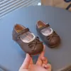 2026 Nuevo Estilo Zapatos de Cuero para Bebé Niña Primavera y Otoño Estilo Coreano Zapatos de Princesa con Lazo Suela Suave Antideslizantes Zapatos para Niños Pequeños
