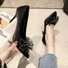 Salto agulha de corte baixo estilo fada, sapatos de salto alto femininos, temperamento, laço, bico fino, sapatos de salto único femininos, Novo Estilo Outono/Inverno 2026