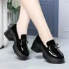 Mocasines, zapatos para mujer de mediana edad, zapatos negros de suela gruesa, envío directo disponible, estilo primavera/otoño, con lazo, zapatos de cuero con tacón grueso para mujer, versátiles para uso casual y formal