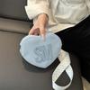 Nova Bolsa da Moda em Formato de Coração para a Primavera/Verão de 2025 Bolsa de Ombro Casual Tendência Bolsa Transversal Doce Casual com Letras para Mulheres