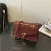 Bolso Femenino Casual, Sencillo y de Estilo Occidental con Cadena, Bolso Cuadrado Pequeño, Nueva Tendencia Otoño e Invierno 2025, Moda a la Moda, Nicho, Bolso de Hombro Único, Bolso Cruzado