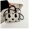 Bolso de Mano de Alto Valor Estético Estilo Coreano Moda Nicho Lunares para Mujer, Bolso Cuadrado Pequeño Nuevo Boston, Bolso Cruzado Casual para Hombro