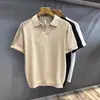 Camisa Polo Tricotada em Seda Gelada para Homens, Design Sofisticado Pequeno em V Vazado Estilo Old Money, Camiseta de Manga Curta com Gola Reversível para Homens, Verão