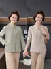 Abrigo casual de moda versátil para primavera y otoño, top para mujeres de mediana edad y mayores, chaqueta holgada abotonada con un temperamento de alta gama