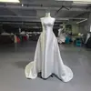 Vestido de Noiva Satinado Estilo Francês Transfronteiriço com Design Ombro a Ombro, Cauda Simples, Vestido de Noiva Principal, Atacado de Fábrica de Comércio Exterior, Feito Sob Medida para Estúdios Fotográficos