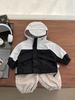 Jaqueta de Outono para Meninos 2025 Nova Jaqueta com Capuz para Bebê Primavera e Outono Roupa de Exterior Bonita com Combinação de Cores para Bebê
