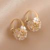 Aretes de Bola de Diamantes de Flores Estilo Bosque de Corea del Sur Moda de Corea del Sur Diseño Elegante Sentido Hebilla para la Oreja Aretes de Lujo Ligero para Mujer