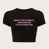 INS Verão 2024 Nova Moda Feminina Slim Fit Mostra o Umbigo Camiseta de Manga Curta com Letra Top