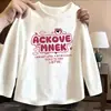 Camiseta de manga comprida para meninas, nova coleção primavera/outono 2026, moda infantil moderna e estilosa, top básico versátil, top soltinho para meninas