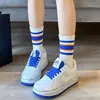 Calcetines de Rayas para Otoño e Invierno, Calcetines Nuevos de Moda de Media Pantorrilla, Calcetines Largos Populares, Calcetines de Moda para Abrigo, Calcetines de Mujer Estilo Ins, Venta al por Mayor de Artículos Deportivos