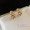 Pendientes Europeos y Americanos de Nuevo Estilo con Patrón Hexagonal Incrustado de Diamantes en Forma de C, Pendientes de Nicho de Moda y Únicos, Pendientes de Lujo Ligero y de Gama Alta