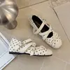 Sapatos de Salto Baixo Antiderrapantes Retro com Bolinhas Fivela Tira de Laço Francês Sapatos Mary Jane Aumento Interno da Altura Sola Macia Tira Única Cruzada