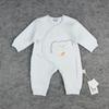 Macacão de Recém-Nascido de Outono e Inverno, Roupa Quente de Borboleta de Três Camadas para Bebê de Outono, Macacão de Bebê Sem Costura com Bordado de Desenho Animado