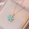 Collar para Mujer Moda Nicho Nuevo Diseño Colgante Celebridad de Internet Flor de Zircón Bauhinia Giratoria Temperamento Collar de Acero Titanio