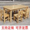 Venta directa jardín de niños mesa y silla de madera maciza escritorio y silla para niños mesa de aprendizaje rectangular de madera para seis personas mesa y silla de pino alcanfor