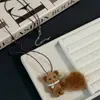 Otoño e Invierno Lindo Dibujo Animado Oso Marrón Flocado Bola de Pelo Colgante Collar Cadena Larga para Sudadera Accesorios de Mujer Coreano Nicho
