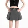 Traje Doce e Descolado de Garota Popular Saia Plissada Curta 2026 Primavera/Verão Novo Cintura Alta Versátil Bodycon Saia Calça