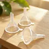 Mini funil de plástico, funil triangular transparente, ferramenta de dosagem para frascos de cosméticos, perfumes, delineadores, óleos essenciais