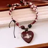 Collar Colgante Corazón de Cuentas de Madera Vintage, Moderno y Elegante, Cadena para Suéter Estilo Retro, Accesorio Único y Versátil, Diseño de Nicho