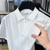 Sencillo retro estilo coreano verano cómodo hueco manga corta cuello camisero media cremallera holgado transpirable moderno nuevo modelo para hombre