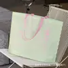 Nova Bolsa Tote Yunya Verde em TNT, Logo Personalizado para Loja de Roupas, Bolsa de Compras Universal para Shoppings, Feita Sob Medida