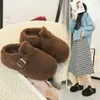 Pantuflas de algodón para otoño e invierno, pantuflas peludas sin cordones de suela gruesa para mujer, modelo nuevo con forro polar añadido, 2026 punta cerrada de felpa negra