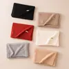 Bufanda versátil de cachemir romántica de alta gama de color liso para mujer, bufanda cálida de cuello engrosada nueva de otoño e invierno para parejas