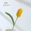Decoración de flor de tulipán tejida a mano vertical terminada, flor artificial tejida a crochet para el Día del Maestro
