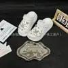 Nuevos Zapatos Croc Hebilla de Zapato Diamante Mariposa Accesorios Estilo Coreano Joyería DIY Accesorios para Zapatos Pantuflas de Verano Hebilla de Zapato