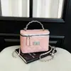 Bolsa de mão casual da moda para mulheres, nova moda outonal, bolsa versátil de ombro e transversal, bolsa simples acolchoada com corrente
