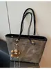 Bolsos de Moda Transfronterizos para Mujer, Gran Capacidad, Nuevo Bolso de Hombro Versátil Otoño e Invierno 2026, Bolso Tote de Alta Calidad para el Día a Día