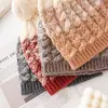 Gorro de Lana de Oveja 100% Tejido con Pompón, Gorro Suave y Cálido de Invierno Color Camello, Gorro Protector de Orejas para Mujer