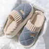 Chinelos para Uso Doméstico, Chinelos de Algodão para Interior, Chinelos Peludos, Novos Chinelos de Pelúcia Antiderrapantes com Solado Grosso para Homens e Mulheres, Sapatos Quentes de Algodão 2026