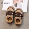 Sapatos Infantis de Algodão, Sapatos Casuais Quentes, Novo Estilo Outono e Inverno 2026 Sapatos Peludos para Meninas, Sapatos de Algodão Birkenstock com Forro de Lã e Solado Macio para Uso Externo