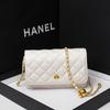 Bolso de Flor de Camelia para Mujer 2026 Modelo Nuevo Bolso Acolchado con Cadena con Bola Dorada Pequeña Bolso Cruzado Versátil de Nicho Bolso Pequeño Cuadrado de Hombro