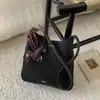 Bolsa de Ombro Feminina Casual de Couro de Grande Capacidade Estilo Retrô Simples Outono 2025 de Alta Qualidade