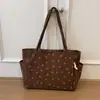Bolsa de Hombro de Pana de Gran Capacidad Nueva de Verano 2026 para Estudiantes Femeninas que Asisten a Clase y Van al Trabajo, Bolso de Mano/Hombro