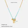 Collar de cuentas azules para mujer con un colgante de corazón y mariposa dorados, cadena para la clavícula con un diseño único que no se decolora