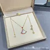 Nuevo Collar de Falda Pequeña Baojia Qixi para Mujer, Doble Capa Forma de Abanico, Cadena para Clavícula de Nácar Blanco Natural y Ágata Roja