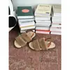 Sandálias Abertas Estilo Francês, Chinelos Modernos Versáteis de Solado Grosso, Novos Chinelos Peludos de Outono 2026