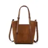Bolsa Tote Feminina de Couro Genuíno, Nova Bolsa de Ombro Transversal em Couro Fosco, Versátil para o Dia a Dia, Bolsa Grande Simples Estilo Cesta