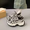 Zapatos de plataforma gruesa para mujer estilo papá, estilo europeo, cómodos, zapatillas de plataforma versátiles 2026 para personas bajitas, zapatos deportivos casuales de otoño, nuevo diseño de malla